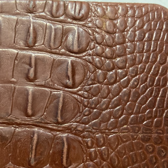 Brown Crocodile Print Snap Closure Womens Wallet Silvertone Heart Embellishment - Picture 10 of 14